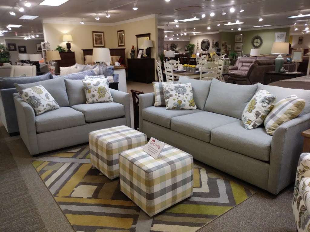 Ashley HomeStore | 168 Daniel Webster Hwy, Nashua, NH 03060, USA | Phone: (603) 888-4480