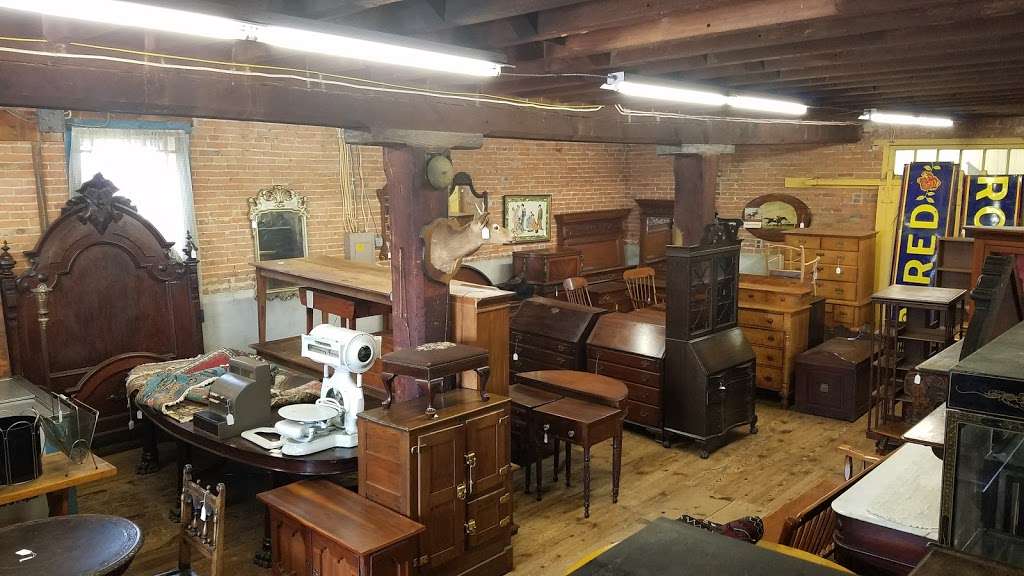 Old Mill Antiques Store | 215 Georgetown Rd, Strasburg, PA 17579, USA | Phone: (717) 687-6978