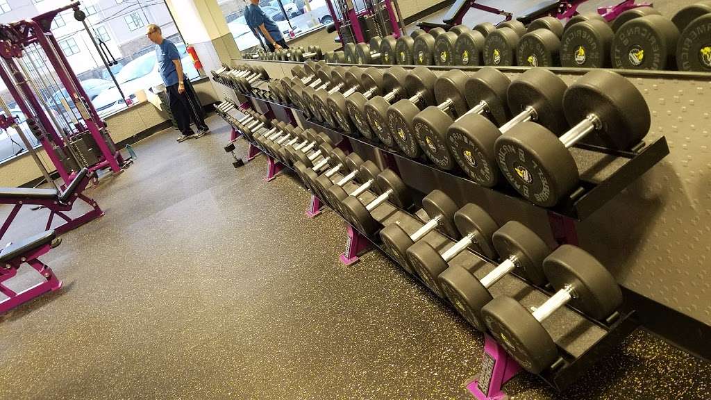 Planet Fitness | 200 Glen Cove Rd, Carle Place, NY 11514, USA | Phone: (516) 741-4320