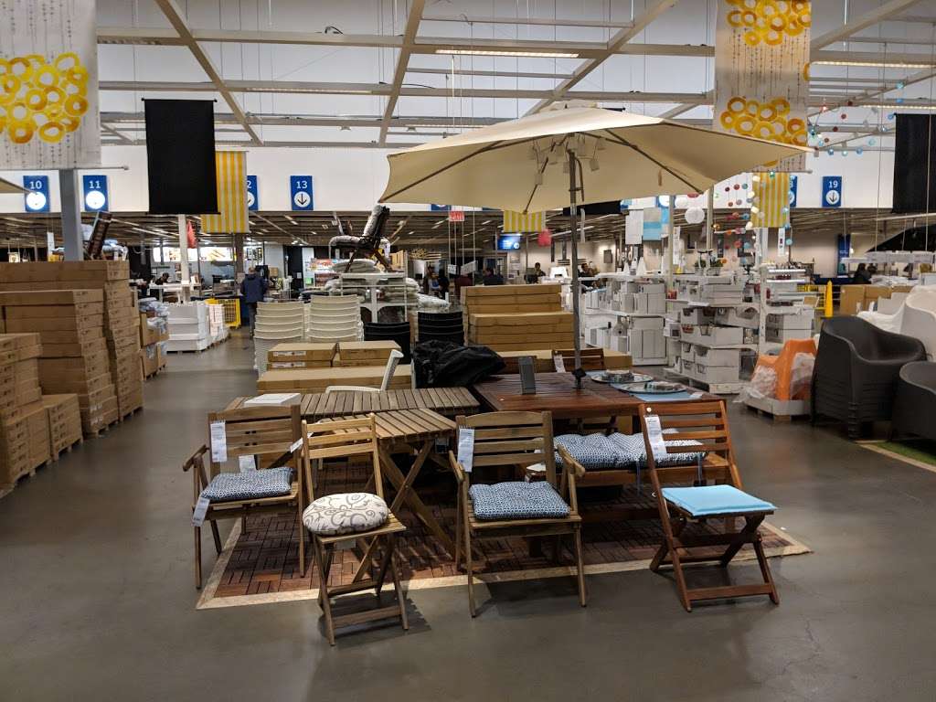 IKEA | 4400 Shellmound St, Emeryville, CA 94608, USA | Phone: (888) 888-4532