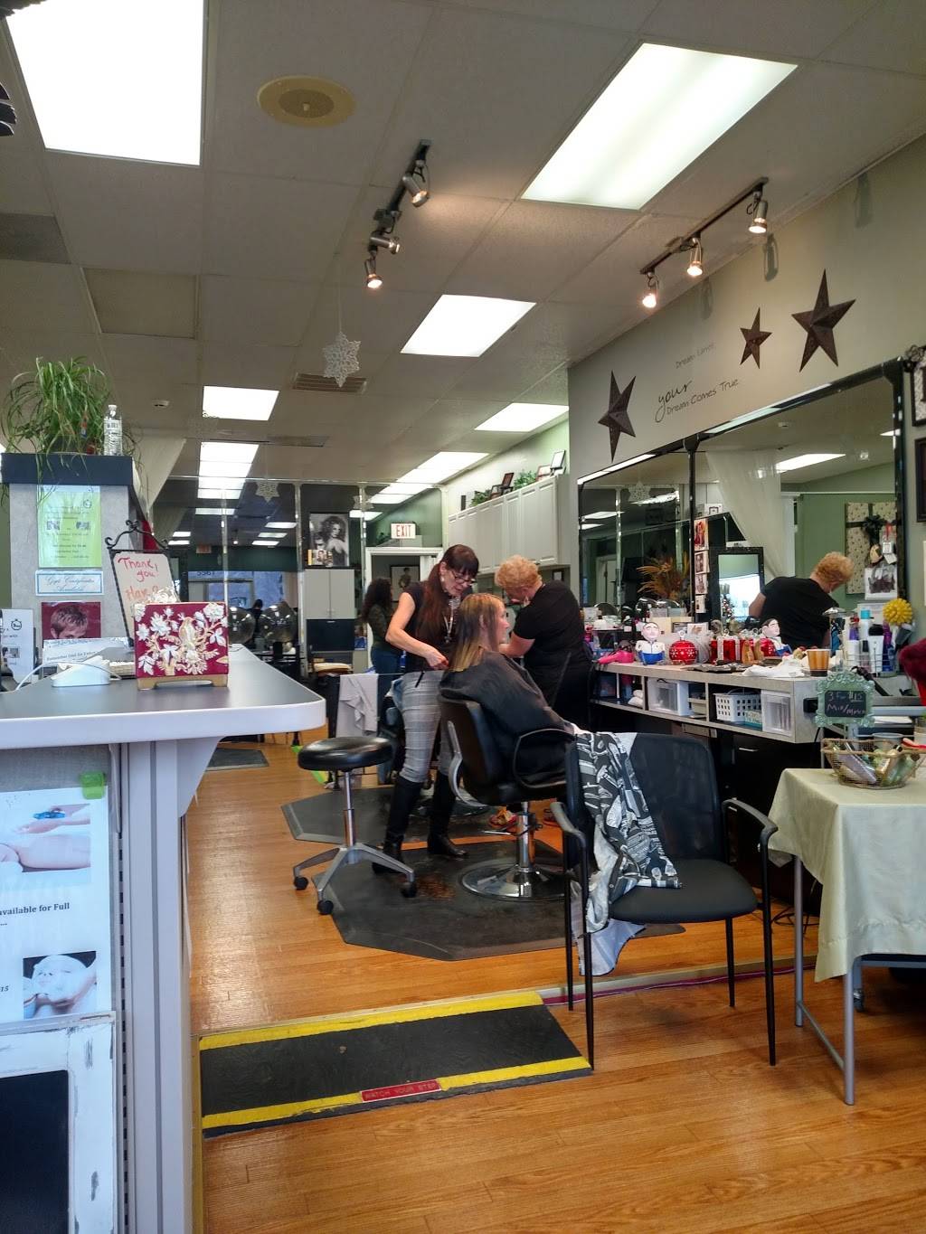 A Cut Above Hair Salon | 5561 Portsmouth Blvd, Portsmouth, VA 23701, USA | Phone: (757) 966-1615