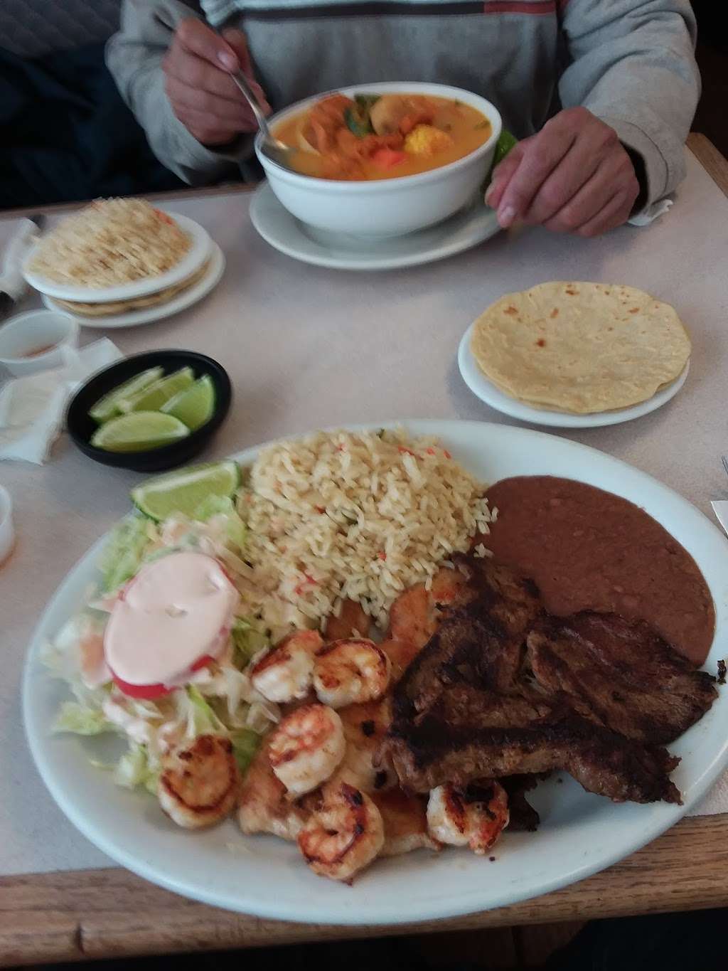 Sabor Centroamericano | 1304 Central Ave, Kansas City, KS 66102, USA | Phone: (913) 261-9181