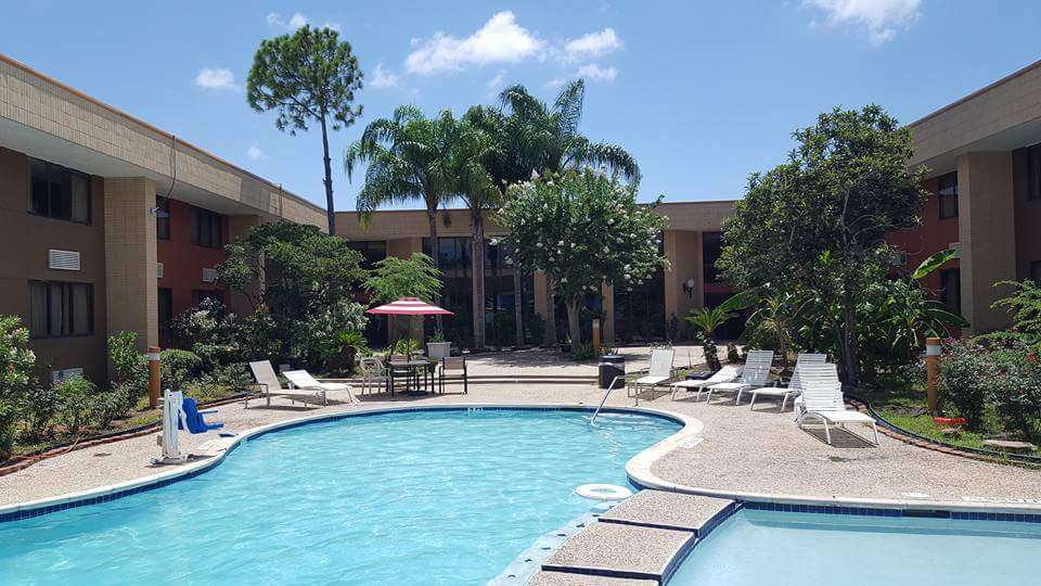 Americas Best Value Inn & Suites-Texas City/La Marque | 5201 Gulf Fwy, La Marque, TX 77568 | Phone: (409) 986-9777