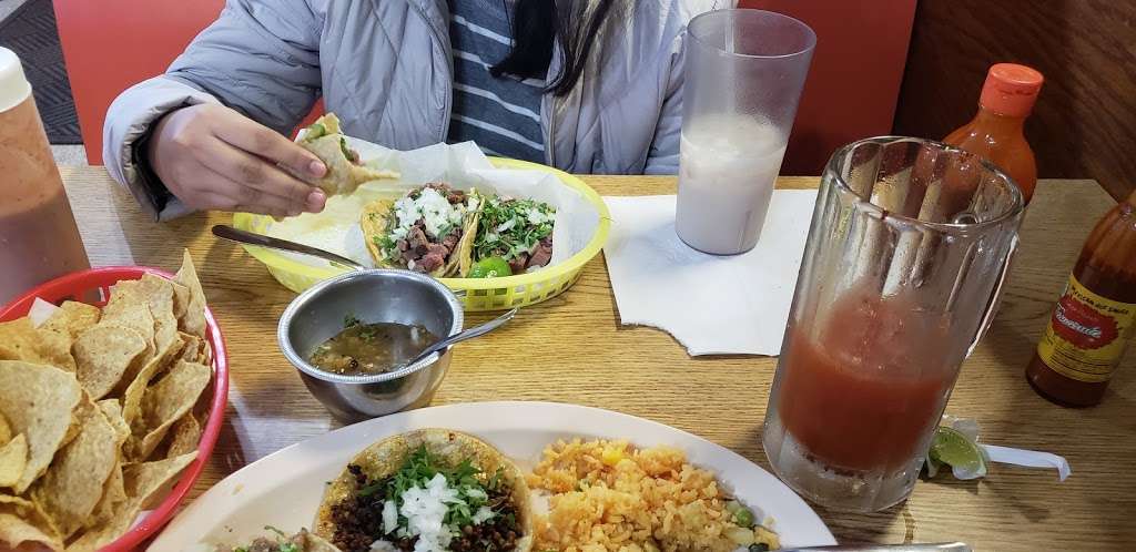 Taqueria Toluca | 822 10th St, Waukegan, IL 60085, USA | Phone: (847) 244-7851