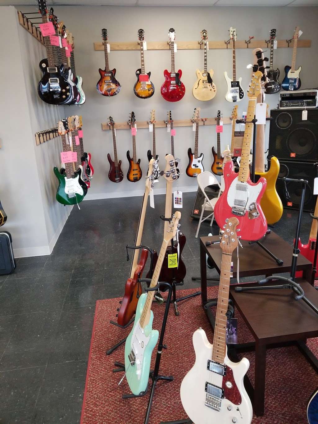 Dons Guitars | 115 Farabee Dr, Lafayette, IN 47905, USA | Phone: (765) 490-3631