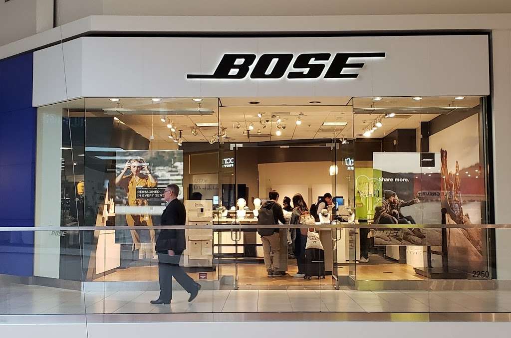 Bose | 5220 Fashion Outlets Way Suite 2250, Rosemont, IL 60018, USA | Phone: (847) 233-9756