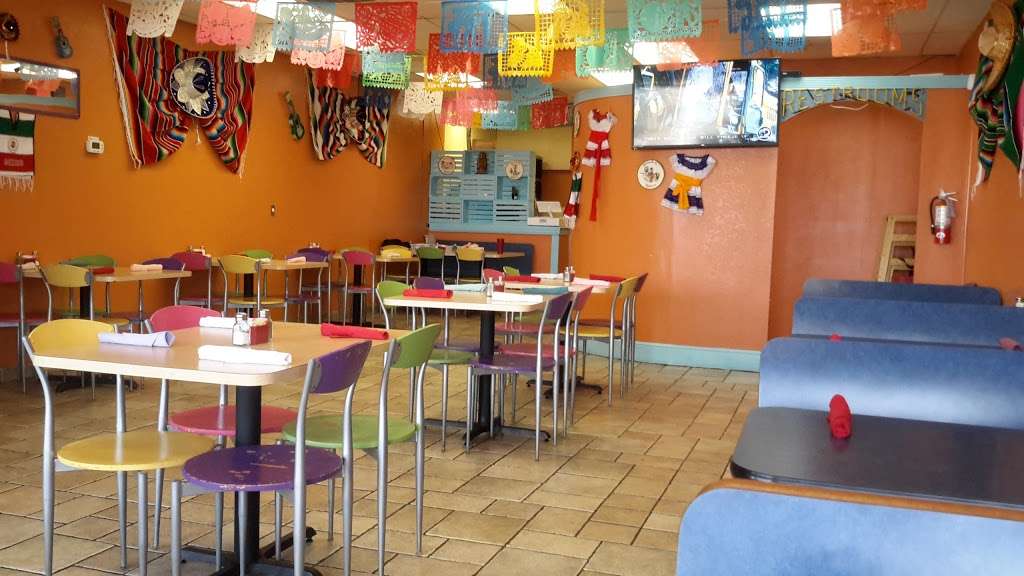 Kikis Authentic Mexican Restaurant | 3508 Lakeview Pkwy, Rowlett, TX 75088, USA | Phone: (469) 421-5898