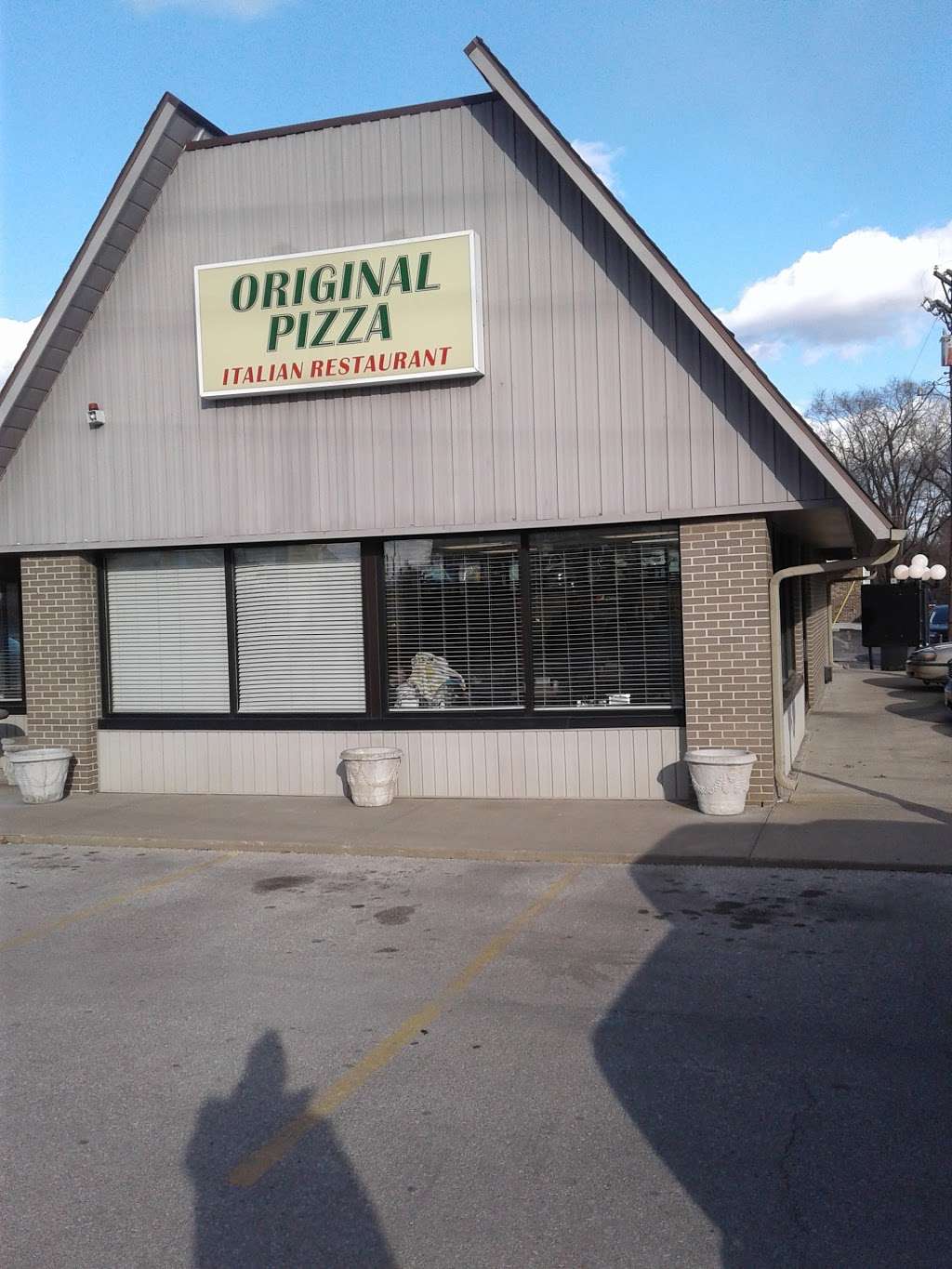 Vitos Original Pizza | 110 MO-7, Blue Springs, MO 64014, USA | Phone: (816) 220-3445