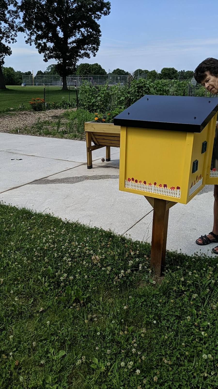 Edgerton Little Free Library | 1929 Edgerton St, St Paul, MN 55117, USA | Phone: (715) 690-2488