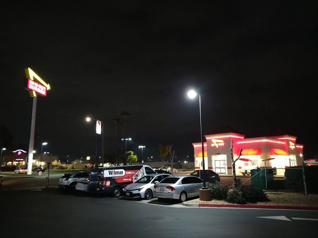 In-N-Out Burger | 2657 S 2nd St, Fresno, CA 93706, USA | Phone: (800) 786-1000