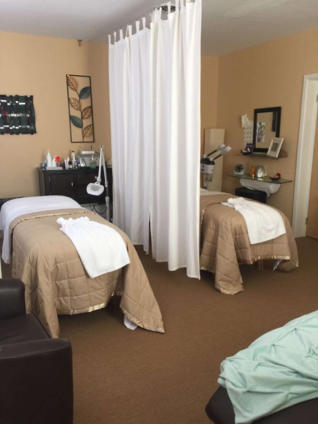 Aluov Skin Care | 691 Walt Whitman Rd, Melville, NY 11747, USA | Phone: (631) 449-7003