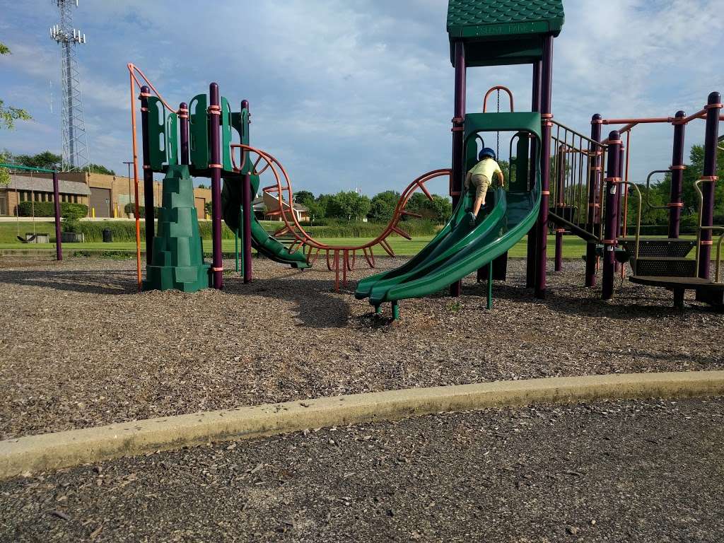 Slove Park | 2301 Sand Lake Rd, Lindenhurst, IL 60046, USA