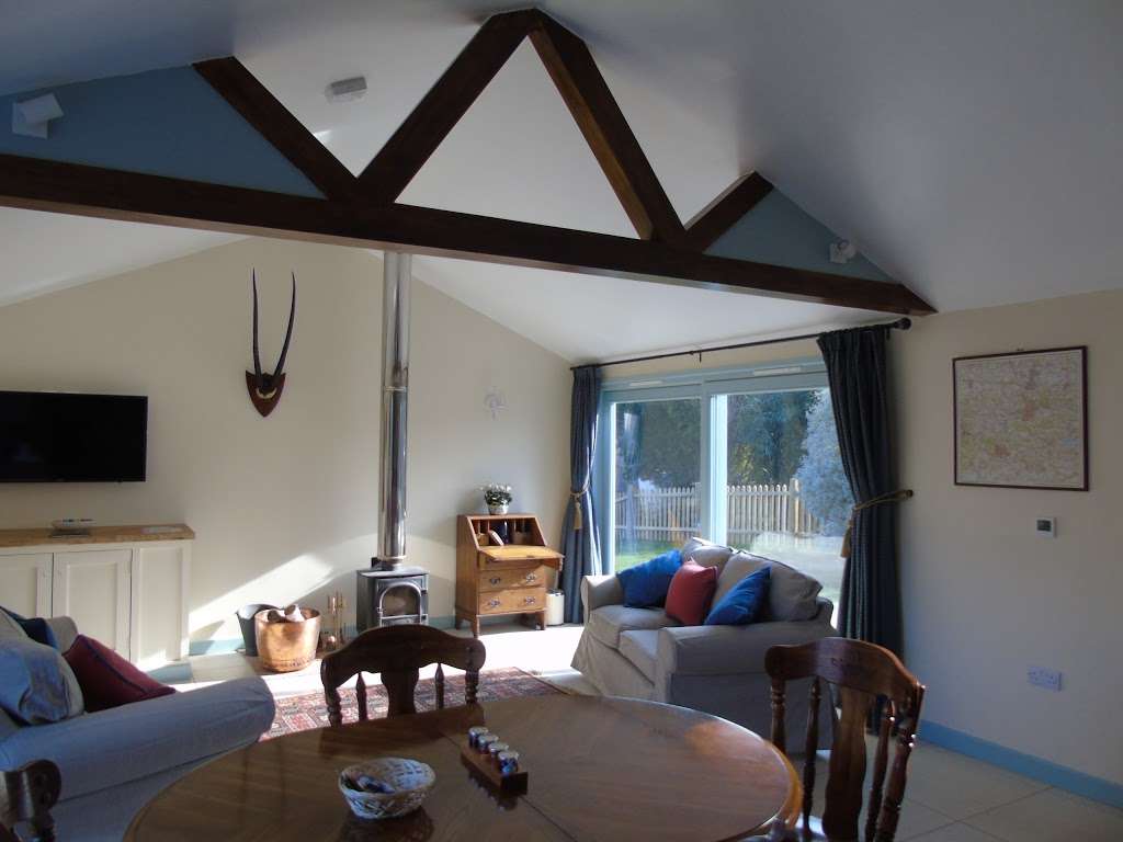 Flying Horse Cottage | Broadwater Forest Ln, Tunbridge Wells TN3 9JP, UK | Phone: 07817 647334