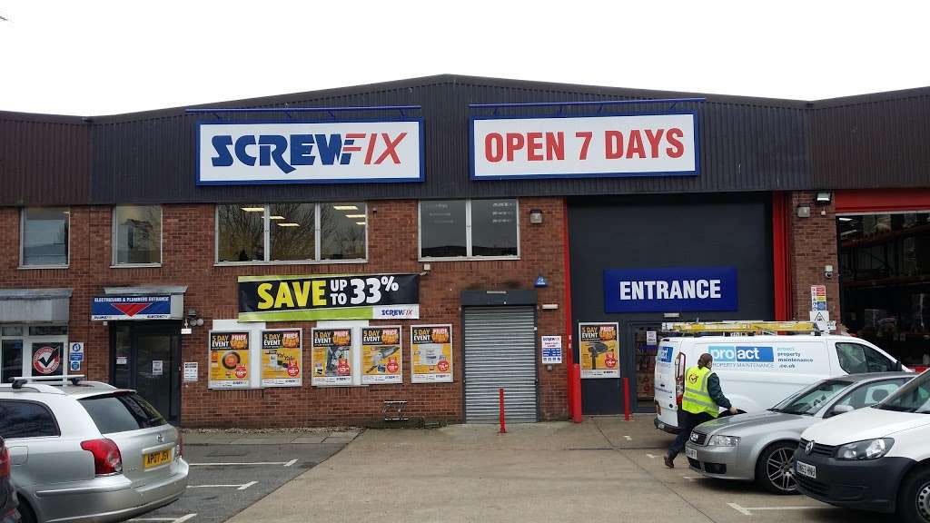 Screwfix | 73, Capitol Industrial Park, Colindale Ave, London NW9 0EQ, UK | Phone: 0333 011 2112