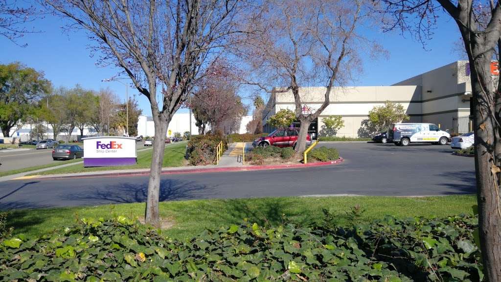 FedEx Ship Center | 710 Dado St, San Jose, CA 95131, USA | Phone: (800) 463-3339