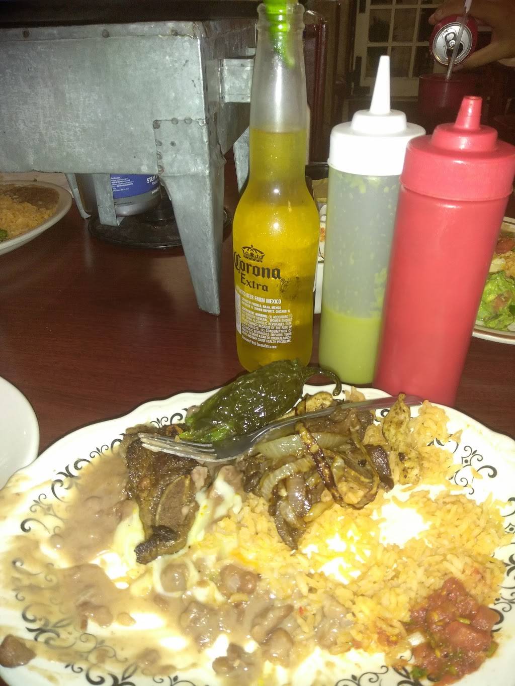 La Salsita Restaurant | 1105 W Lincoln Ave, Milwaukee, WI 53215, USA | Phone: (414) 384-2200