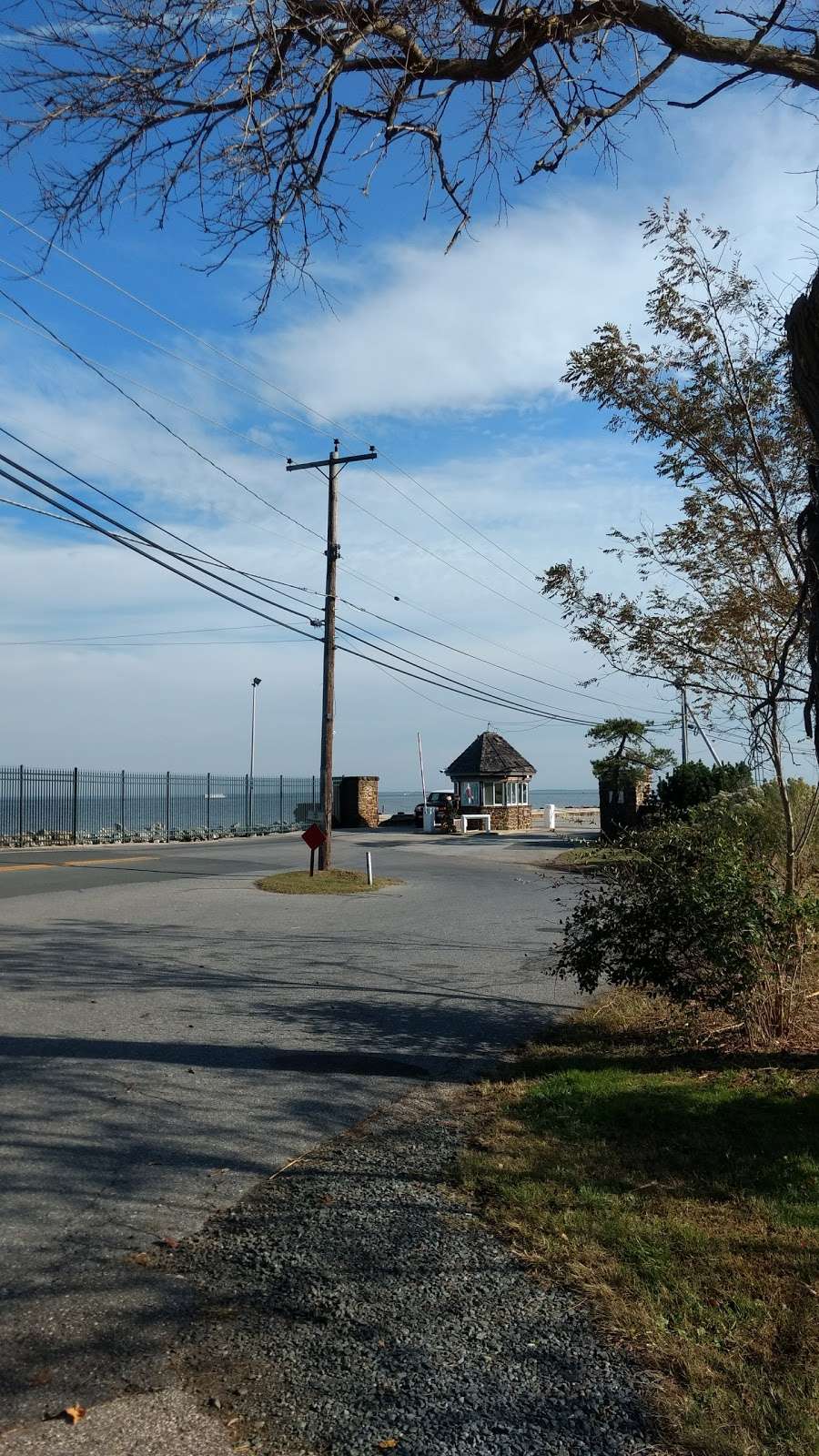 Gibson Island Gatehouse | 534 Broadwater Way, Gibson Island, MD 21056, USA | Phone: (410) 255-1414