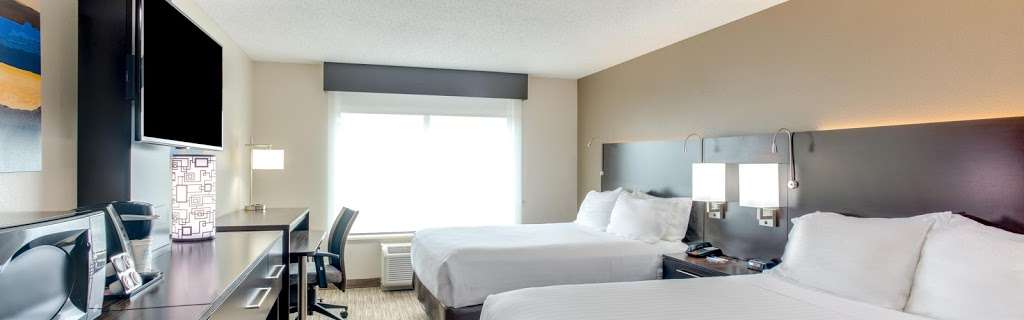 Holiday Inn Express & Suites Bethlehem | 2201 Cherry Ln, Bethlehem, PA 18015, USA | Phone: (610) 838-6110