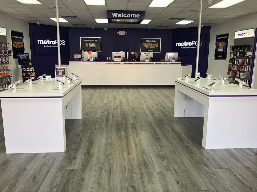 Metro by T-Mobile | 2508 S Hopkins Ave, Titusville, FL 32780, USA | Phone: (321) 607-3738