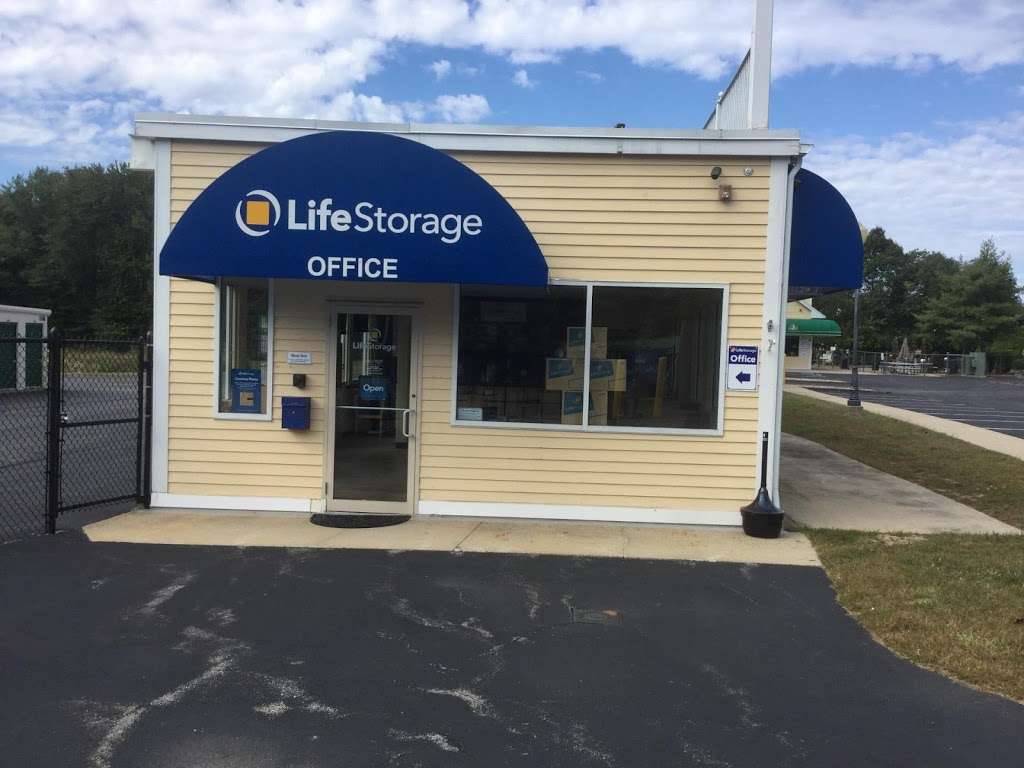 Life Storage | 167 Elm St, Salisbury, MA 01952, USA | Phone: (978) 770-1472