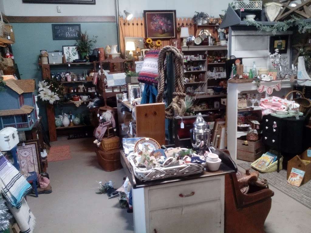 Upscale Junk & Antiques | 23478 US-31, Cicero, IN 46034, USA | Phone: (317) 801-0200