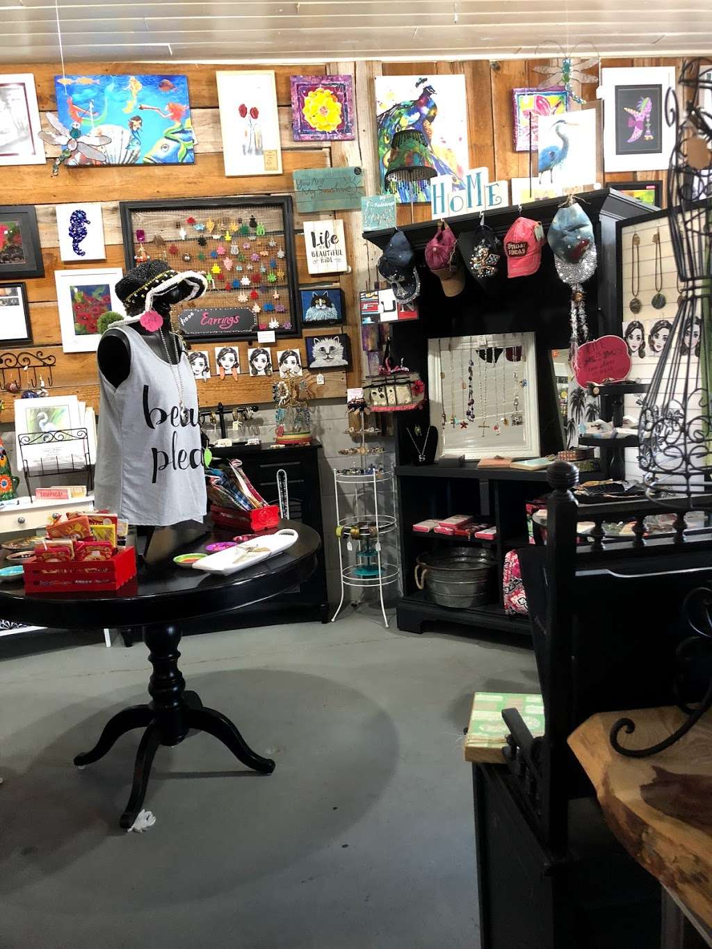 Gilded Matildas | 315 N Main St, Wildwood, FL 34785, USA | Phone: (352) 476-5531