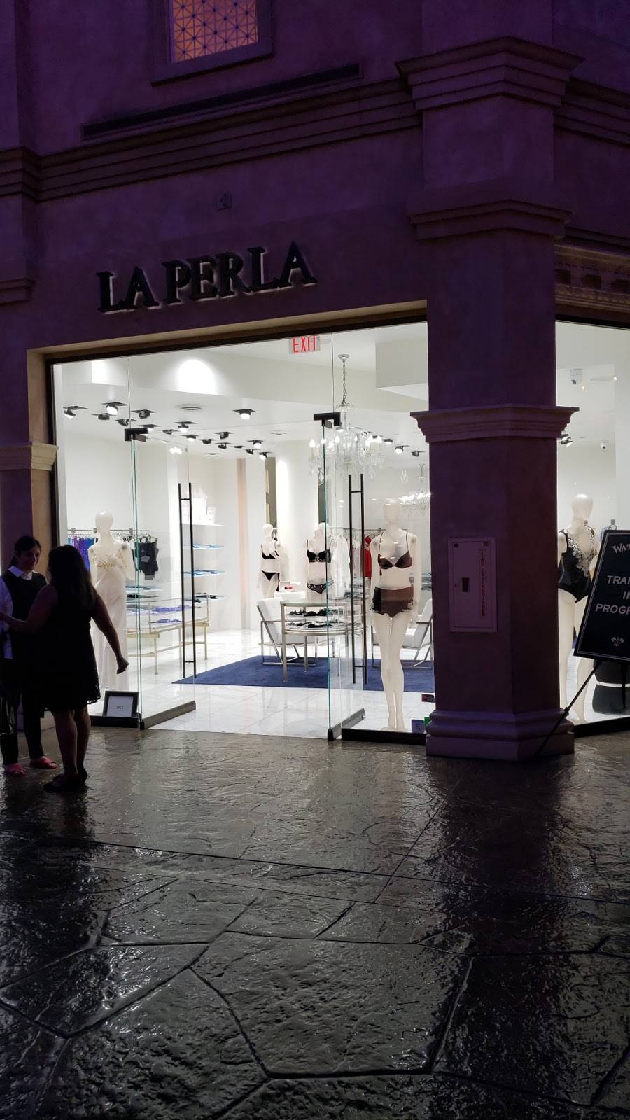 La Perla | Forum Shops at Caesars, 3500 S Las Vegas Blvd, Las Vegas, NV 89109, USA | Phone: (702) 732-9820