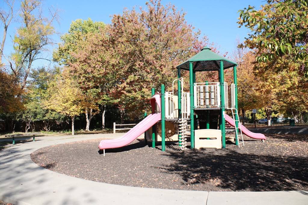 Seely Park | 3000 Pope Ave, Sacramento, CA 95821, USA | Phone: (916) 927-3802