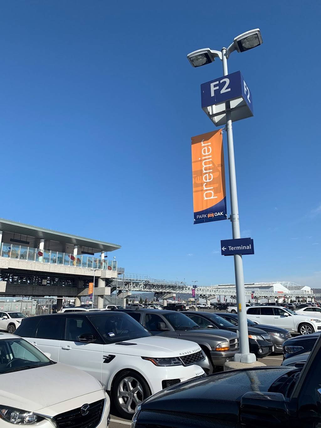 Oakland Airport Premier Parking | 1 Airport Dr, Oakland, CA 94621, USA | Phone: (510) 563-3200