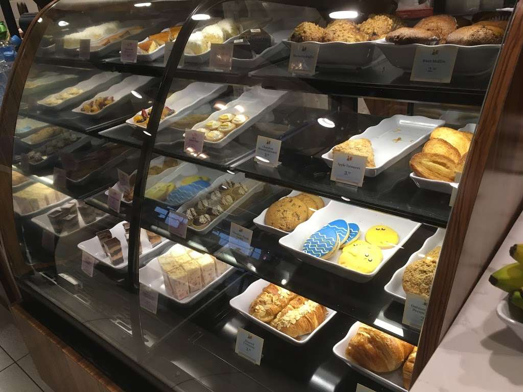 la Madeleine French Bakery & Café | Terminal A, 3200 E Airfield Dr, Dallas, TX 75261, USA