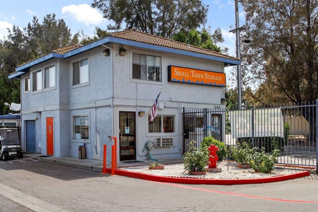 Small Town Storage | 226 Bella Vista Rd, Vacaville, CA 95687, USA | Phone: (707) 514-3546