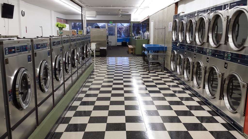 Q Laundromat&Cleaners | 8037 Fort Smallwood Rd, Curtis Bay, MD 21226, USA | Phone: (443) 702-7778