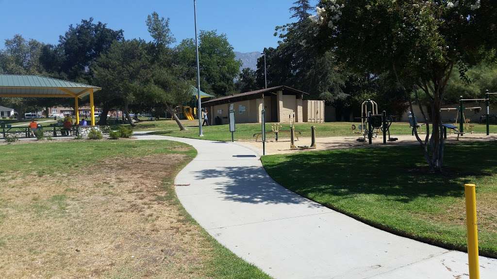 Charles White Park | 77 Mountain View St, Altadena, CA 91001 | Phone: (626) 794-3807