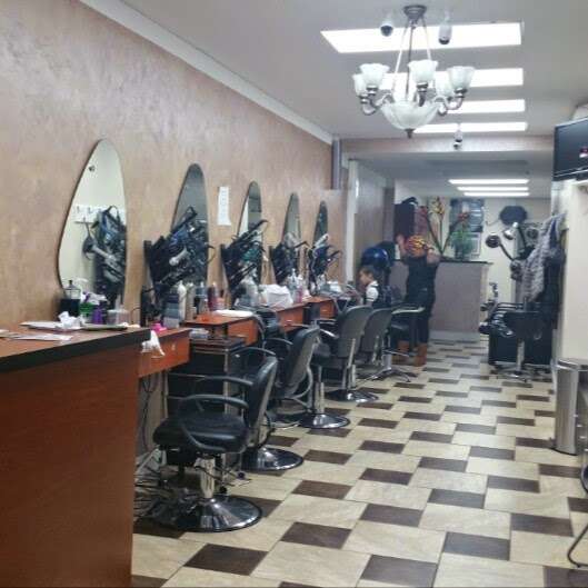 Radical Change Beauty Salon | 5717 4th Ave, Brooklyn, NY 11220, USA | Phone: (718) 439-5010