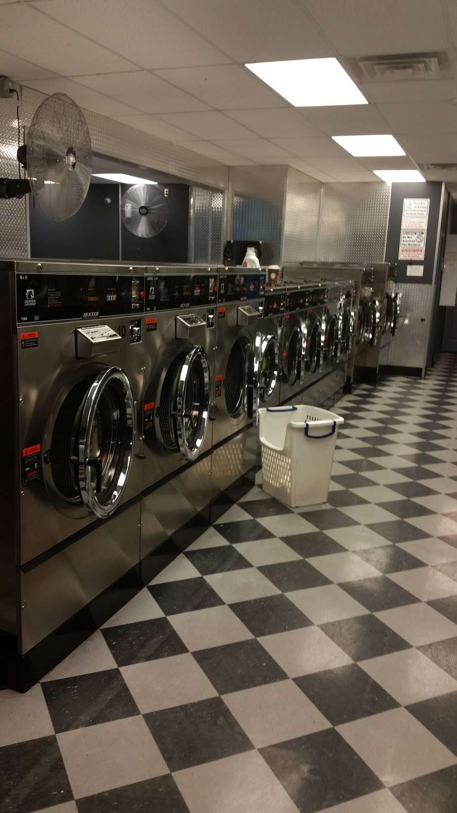 Cheswold Laundromat | 62 Holly Oak Lane #4, Dover, DE 19904 | Phone: (302) 747-7234