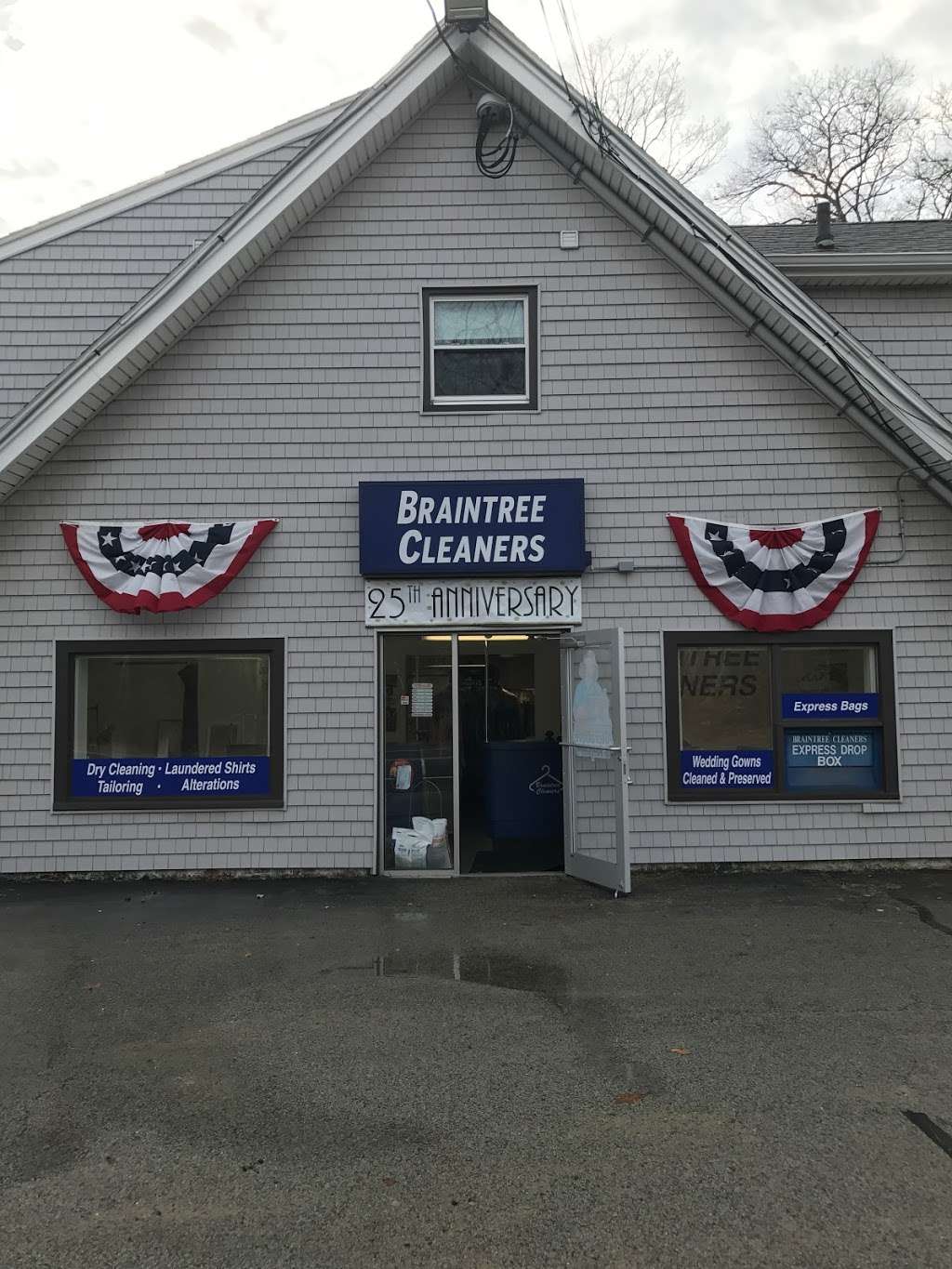 Braintree Cleaners | 2, 7269, 95 Grove St, Braintree, MA 02184, USA | Phone: (781) 843-6933