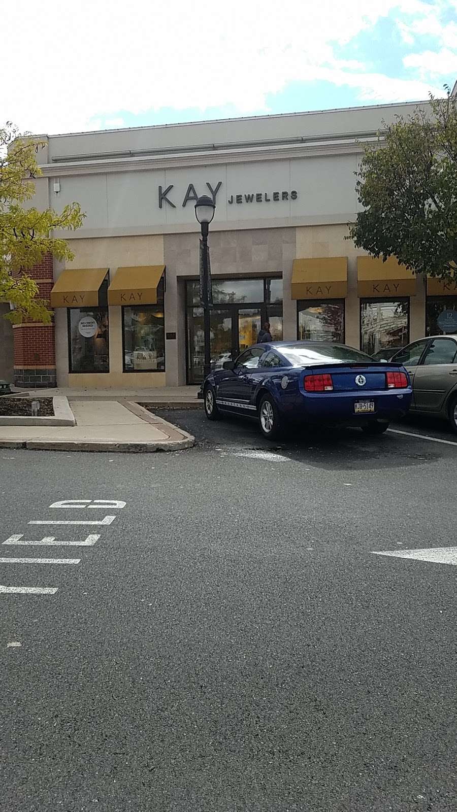 Kay Jewelers | 2960 Center Valley Pkwy #718, Center Valley, PA 18034 | Phone: (610) 797-1460