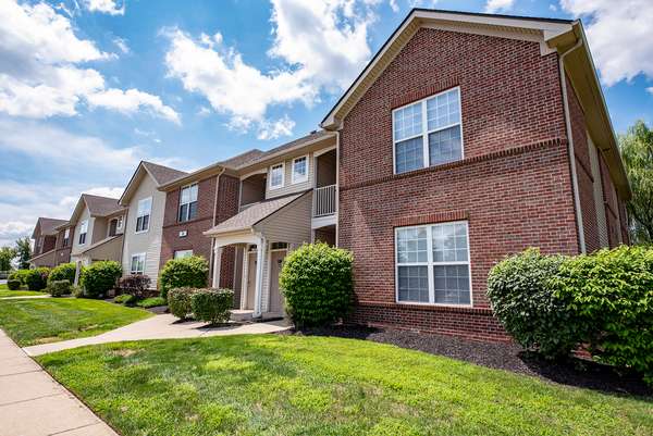 Summit Pointe Apartments | 2400 E Main St, Greenwood, IN 46143, USA | Phone: (317) 888-5470