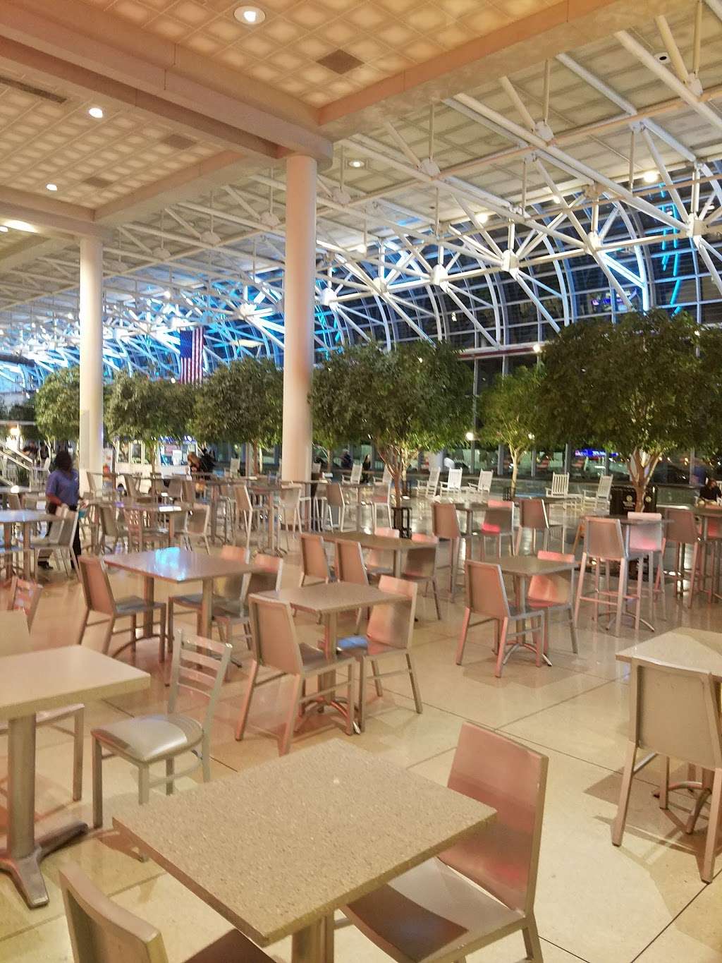 Charlotte Douglas International Airport | 5501 Josh Birmingham Pkwy, Charlotte, NC 28208, USA | Phone: (704) 359-4013