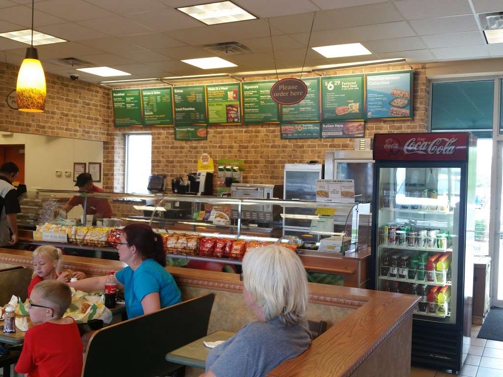 Subway Restaurants | 3020 Skokie Hwy, Lake Bluff, IL 60044 | Phone: (847) 473-2420