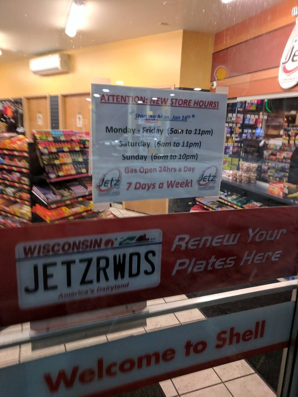 Jetz Convenience Center MKE | 1425 N Farwell Ave, Milwaukee, WI 53202, USA | Phone: (414) 278-8858