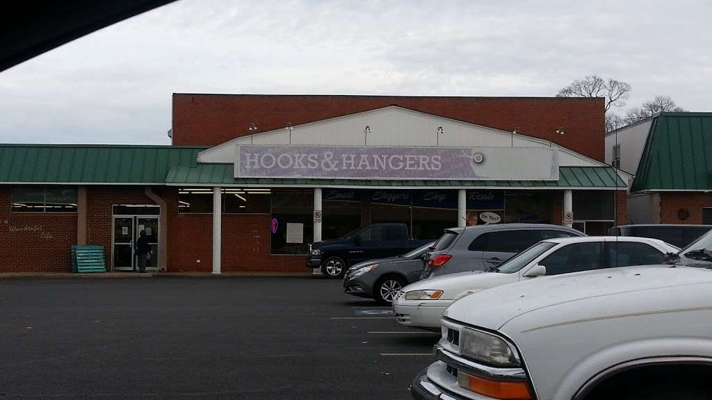 Hooks & Hangers II | 29940 Three Notch Rd, Charlotte Hall, MD 20622 | Phone: (301) 274-3711