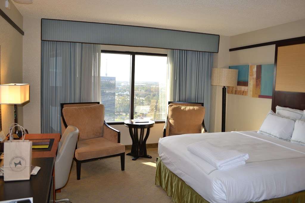 DoubleTree by Hilton Hotel Orlando at SeaWorld | 10100 International Dr, Orlando, FL 32821 | Phone: (407) 352-1100