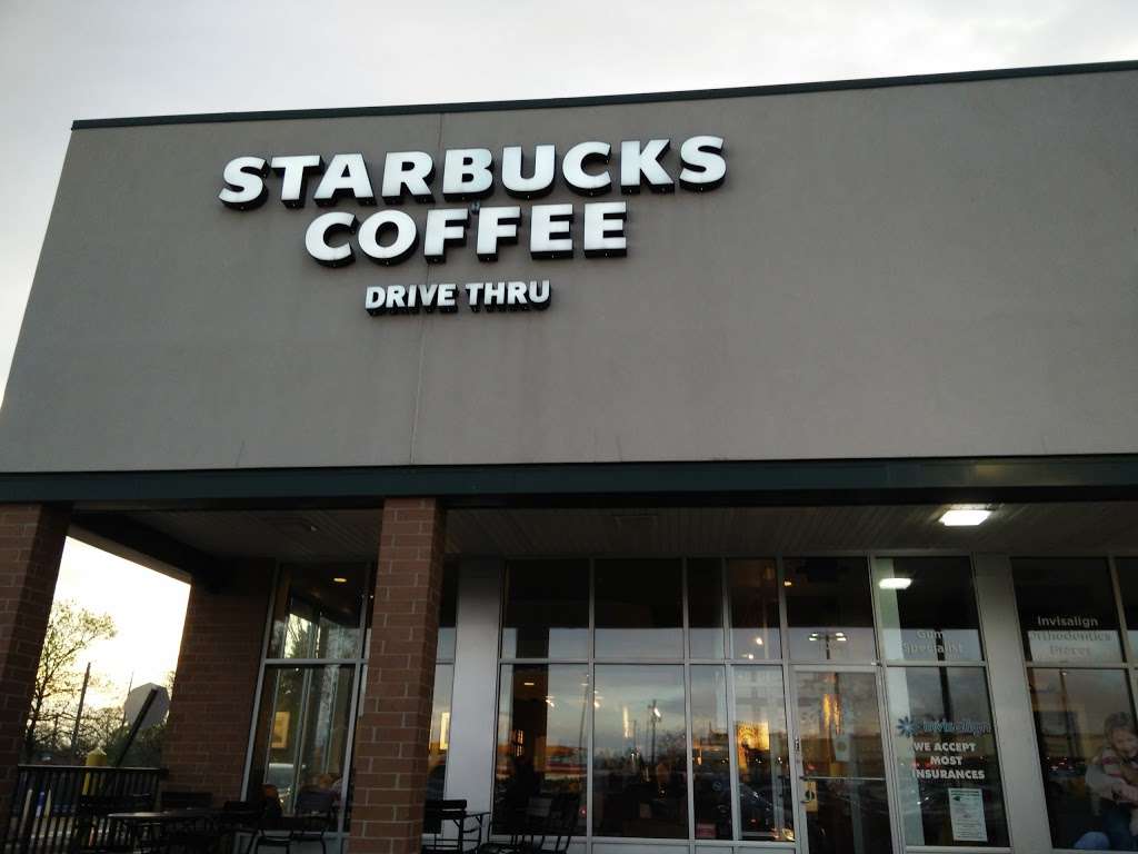 Starbucks | 1048 Maple Ave, Lisle, IL 60532, USA | Phone: (630) 737-0239