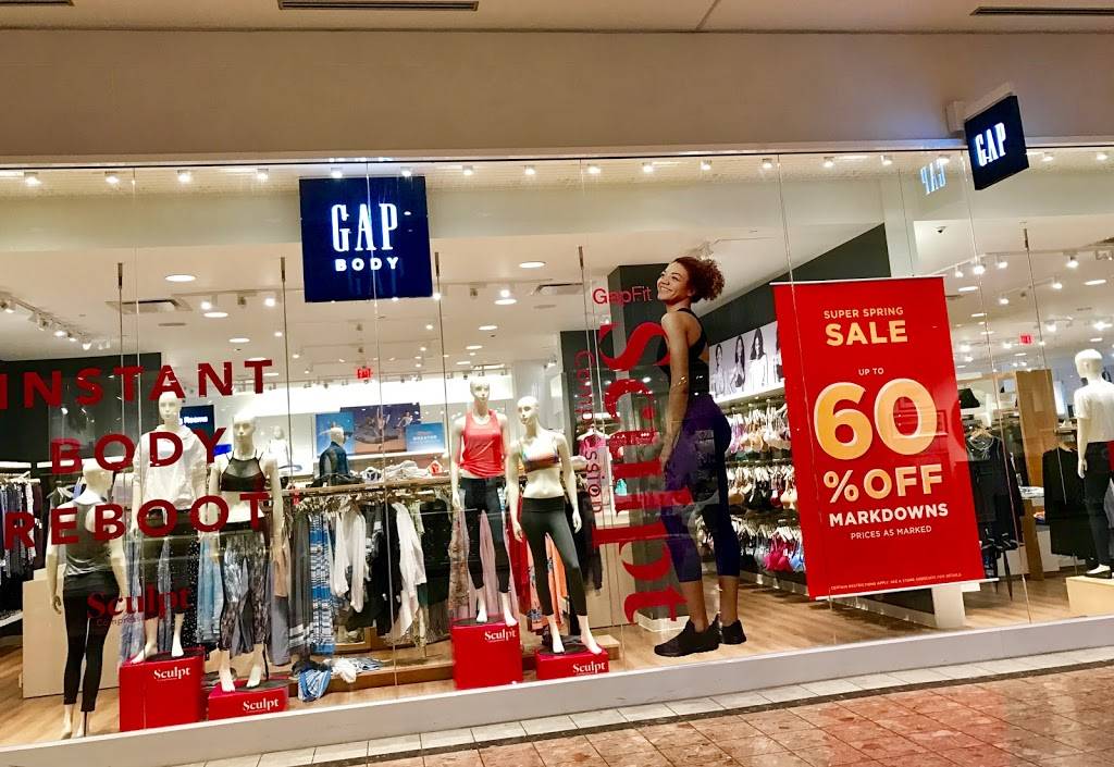 Gap | 1178 St Louis Galleria St, Richmond Heights, MO 63117, USA | Phone: (314) 727-5996