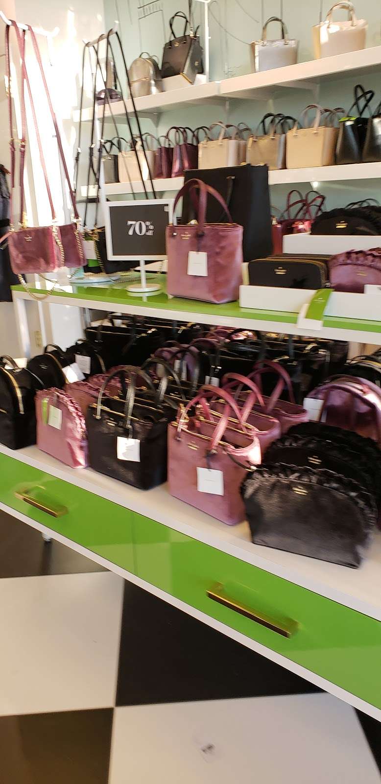 kate spade new york | 11211 120th Ave, Pleasant Prairie, WI 53158, USA | Phone: (262) 857-2554