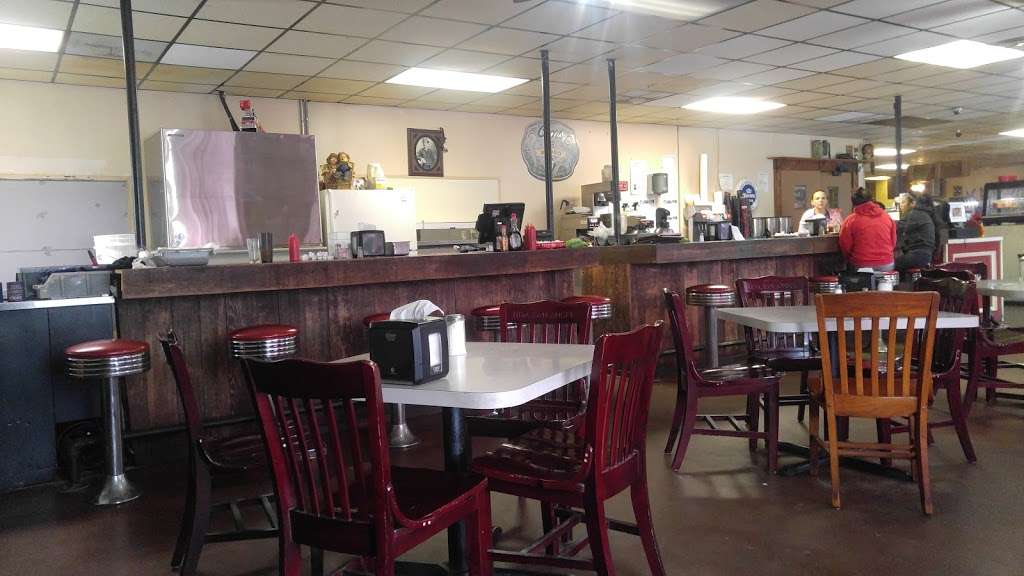 Moms Kountry Cafe | 226 Dell Dale St, Channelview, TX 77530, USA | Phone: (281) 452-5000
