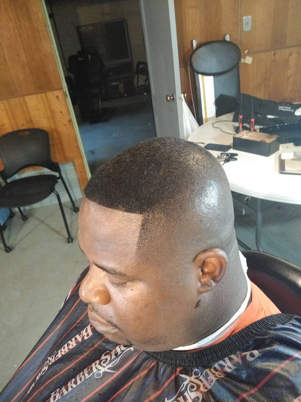 Twins VIP Barber Shop | 8256 E Washington St, Indianapolis, IN 46219 | Phone: (317) 493-9559