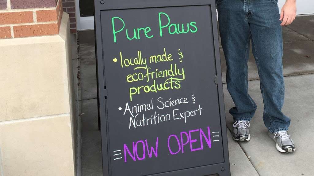 Pure Paws | 10060 Woodland Rd, Lenexa, KS 66220, USA | Phone: (913) 254-7303