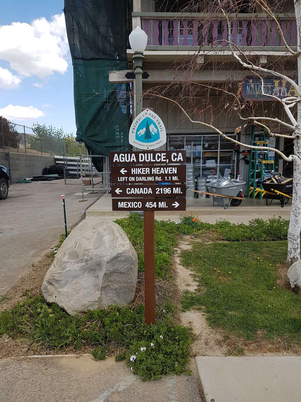 Agua Dulce General Store | 33355 Agua Dulce Canyon Rd, Santa Clarita, CA 91390, USA | Phone: (661) 268-1042